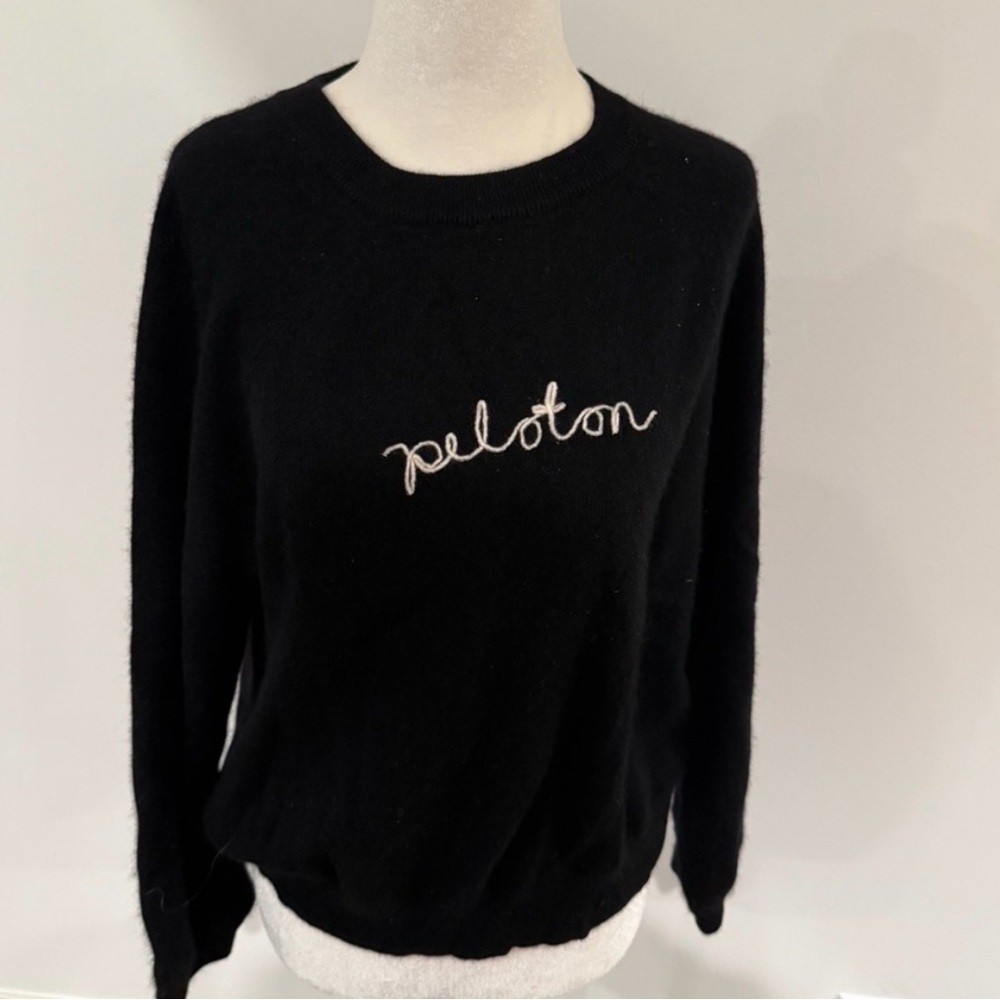 White + Warren x Peloton Women's Black Cashmere Sweater